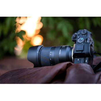 TAMRON DI III RXD 28 mm - 75 mm F/2.8 Di III (Objektiv für Sony E-Mount, Schwarz)