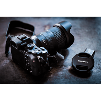 TAMRON DI III RXD 28 mm - 75 mm F/2.8 Di III (Objektiv für Sony E-Mount, Schwarz)